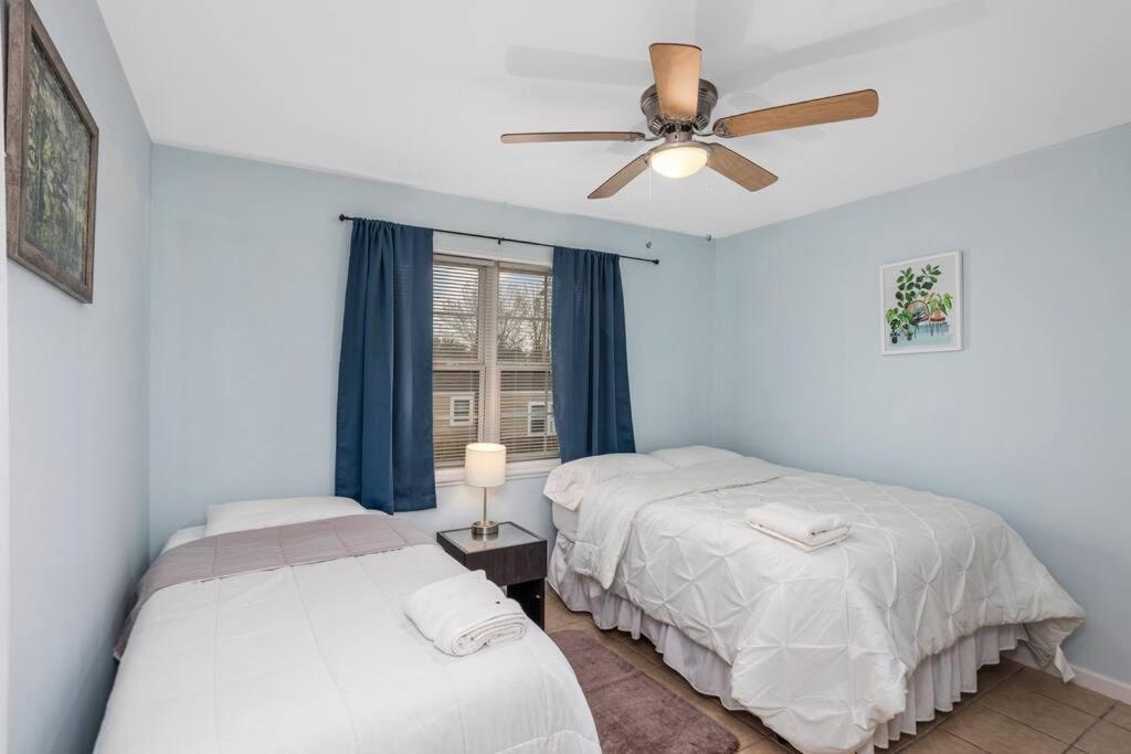 Quiet Apartment In Iowa, La מראה חיצוני תמונה